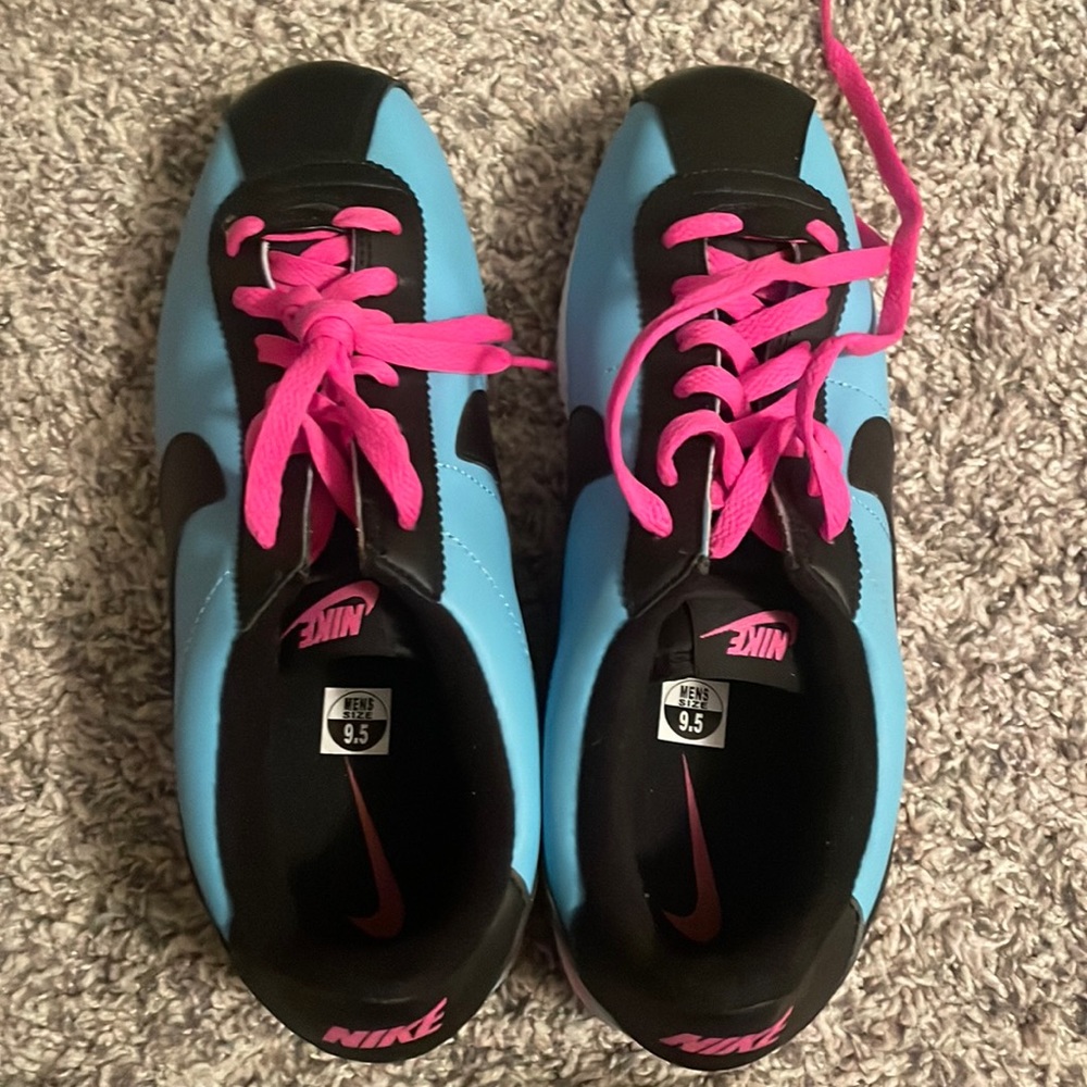 Women Nike sneakers
